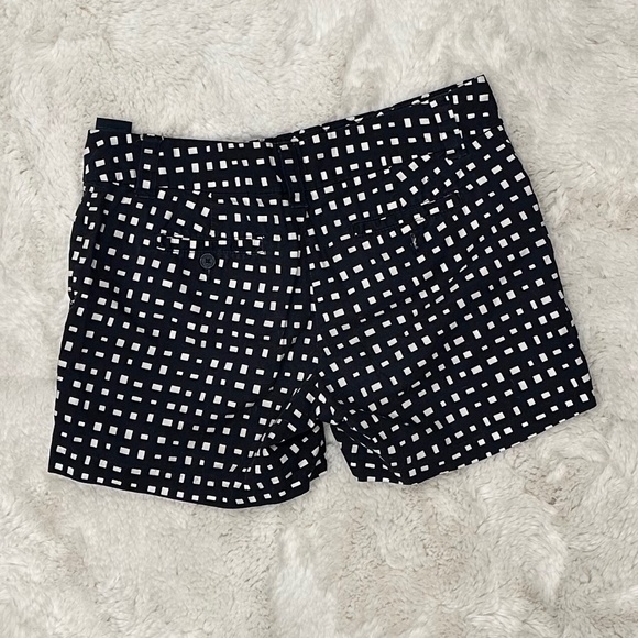 Tommy Hilfiger Printed Khaki Shorts - Picture 2 of 2